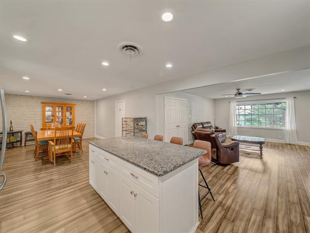 Building Photo - 5512 Odessa Ave