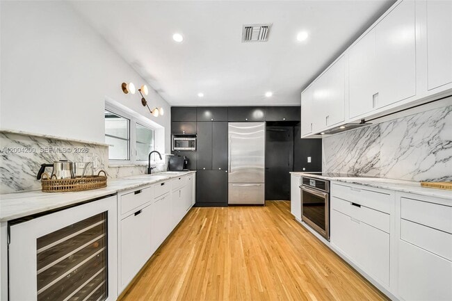 Building Photo - 1010 Placetas Ave