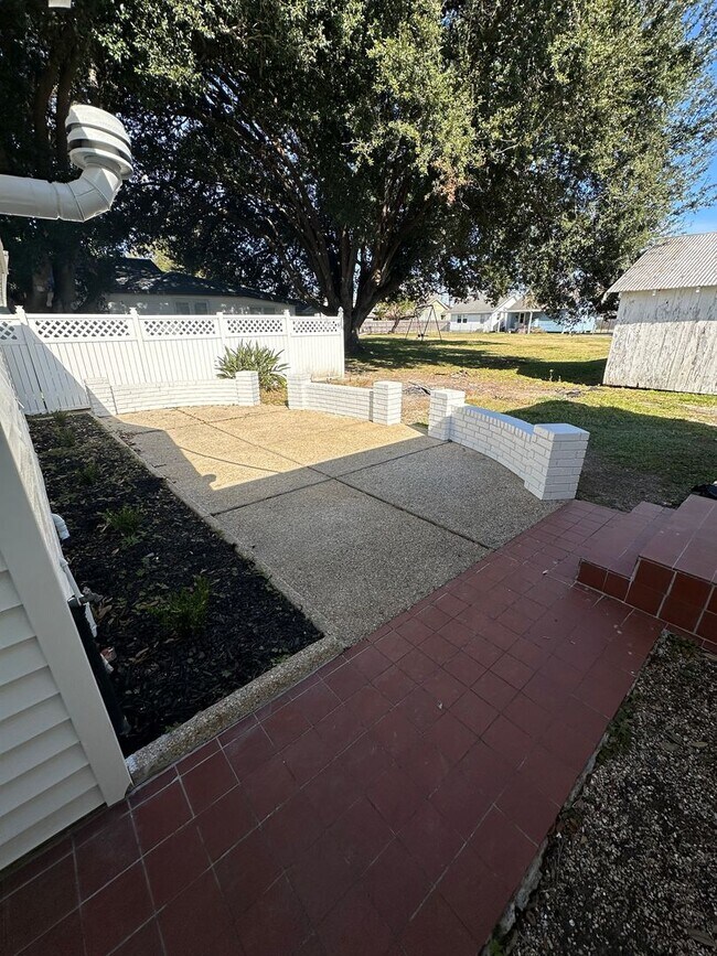 Building Photo - Luxury in Lockport-Newly Remodelled 4 Bedroom 2 Bath- $500 move in special!