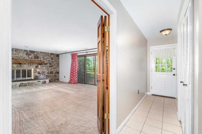 Building Photo - 5518 Woodlyn Rd