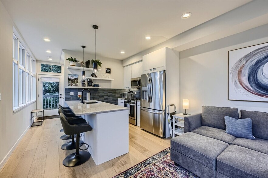 Building Photo - 4308 Wallingford Ave N