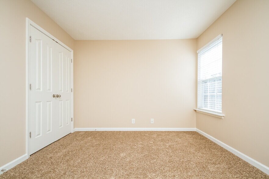 Building Photo - 408 Glenmore Ct