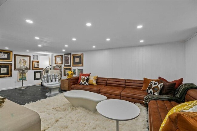 Building Photo - 1 Narragansett Ave