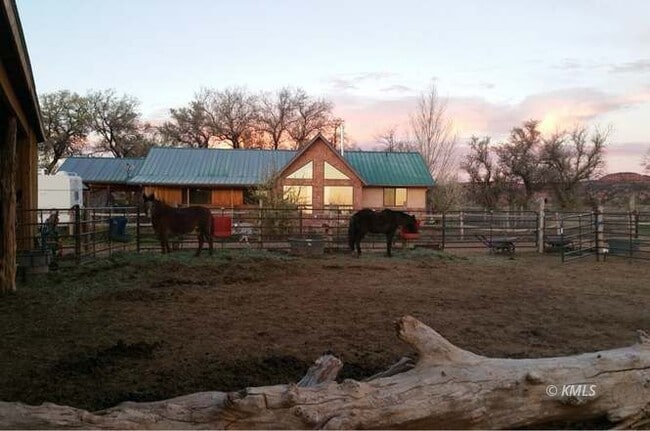 Primary Photo - 290 Johnson Canyon Rd