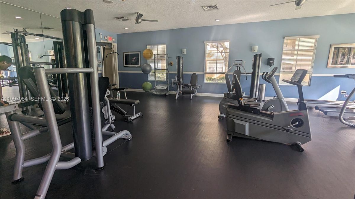 Building Photo - 151 SW 117th Ave