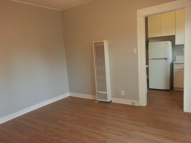 LIVING ROOM - 777 Elmira St