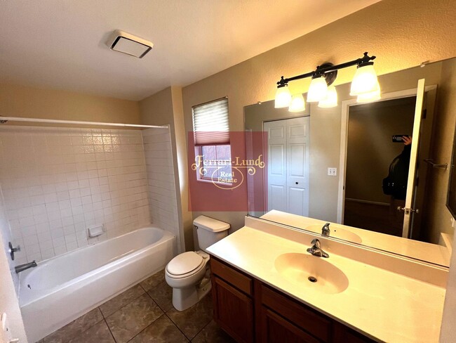 Building Photo - Home in Southwest Reno, 4 bedrooms - KAY D...