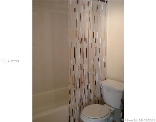 Building Photo - 17021 N Bay Rd