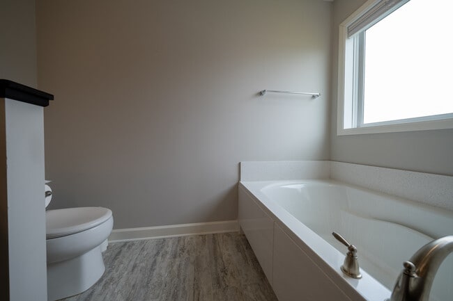 Building Photo - 18196 Goldfinch Wy