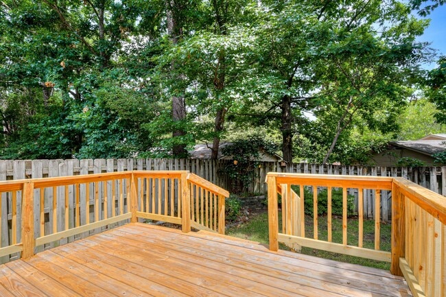 Building Photo - 513 Brians Way