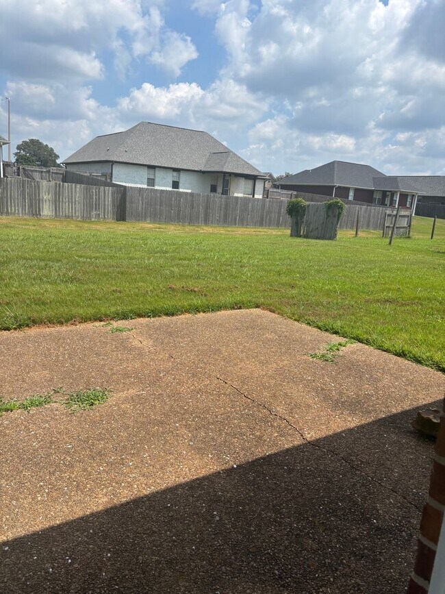 Building Photo - 3 Bedroom 2 bath  Medina Area