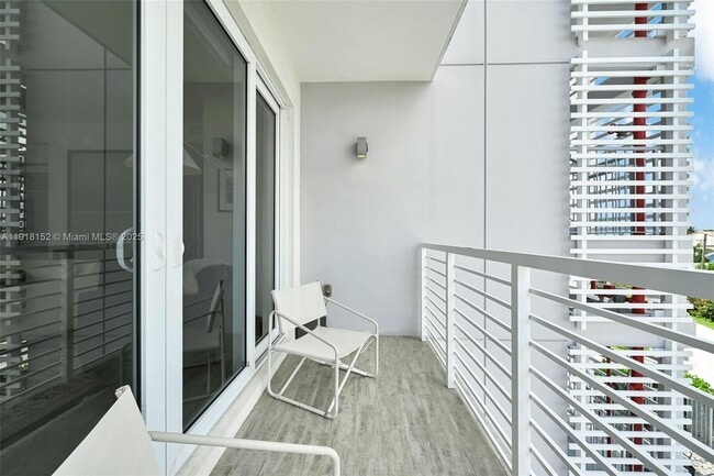 Building Photo - 1900 SE 2nd St