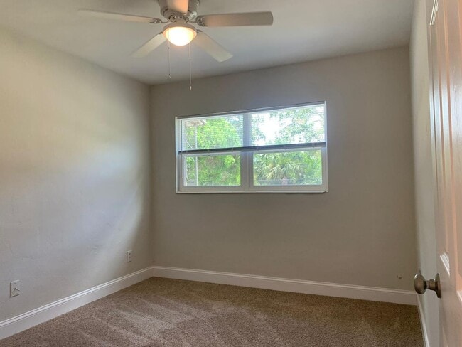 Building Photo - Updated 3 Bedroom 2 Bath in Central Gulfport