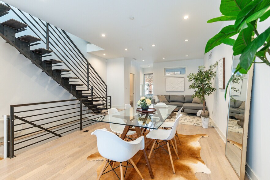 Building Photo - 2058 E Susquehanna Ave