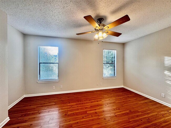 Building Photo - 8106 Hood Cir