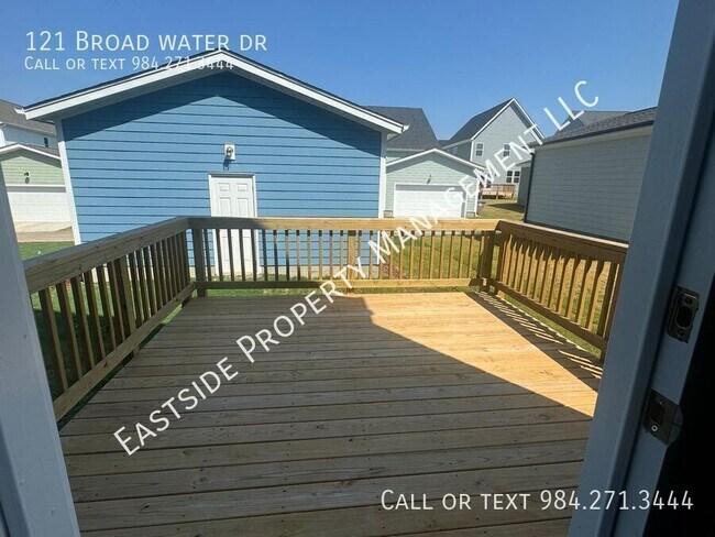 Building Photo - 121 Broadwater Dr