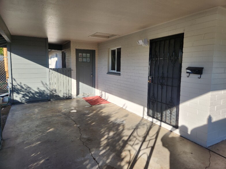 Building Photo - 650 E 3rd Ave