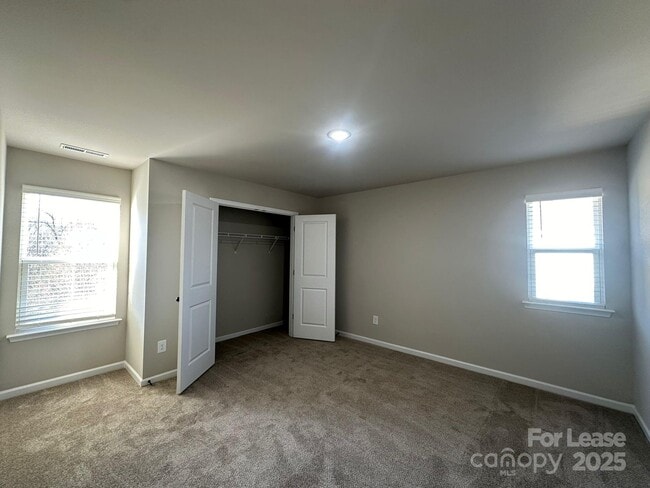 Building Photo - 9050 Stoney Waters Ct