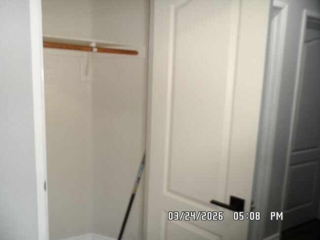 Building Photo - 3 Bedrooms, 2 Bathrooms, approx. 1112 sq. ft., 2 Car Garage, Solar Panels, Internet Included. Cos...