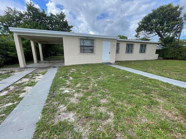 Building Photo - 1685 NW 131st St