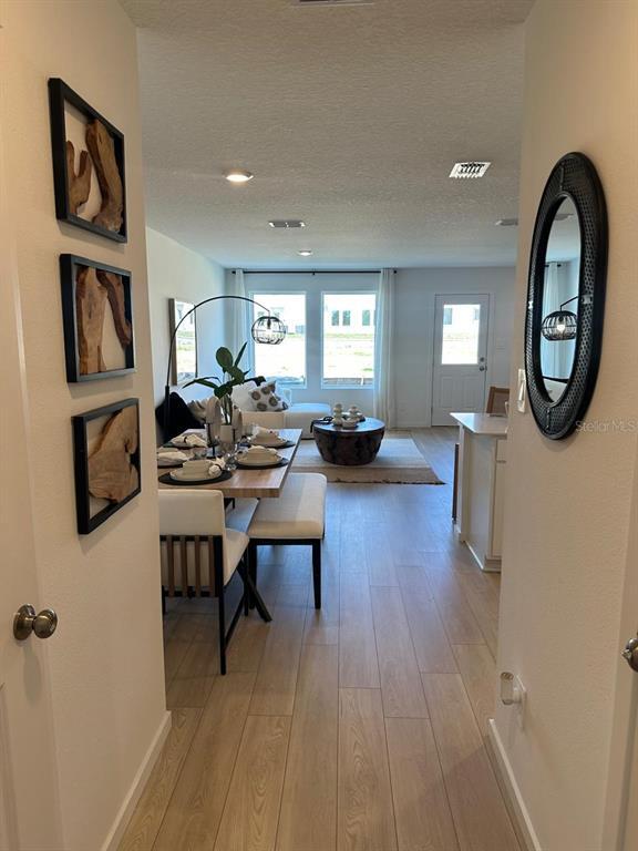 Building Photo - 874 Lynx St