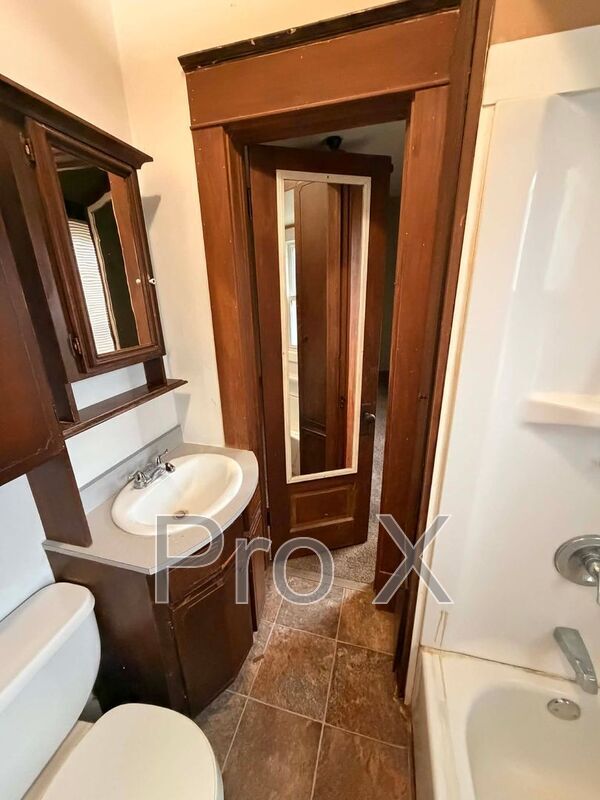 Building Photo - 232 S Patterson Ave