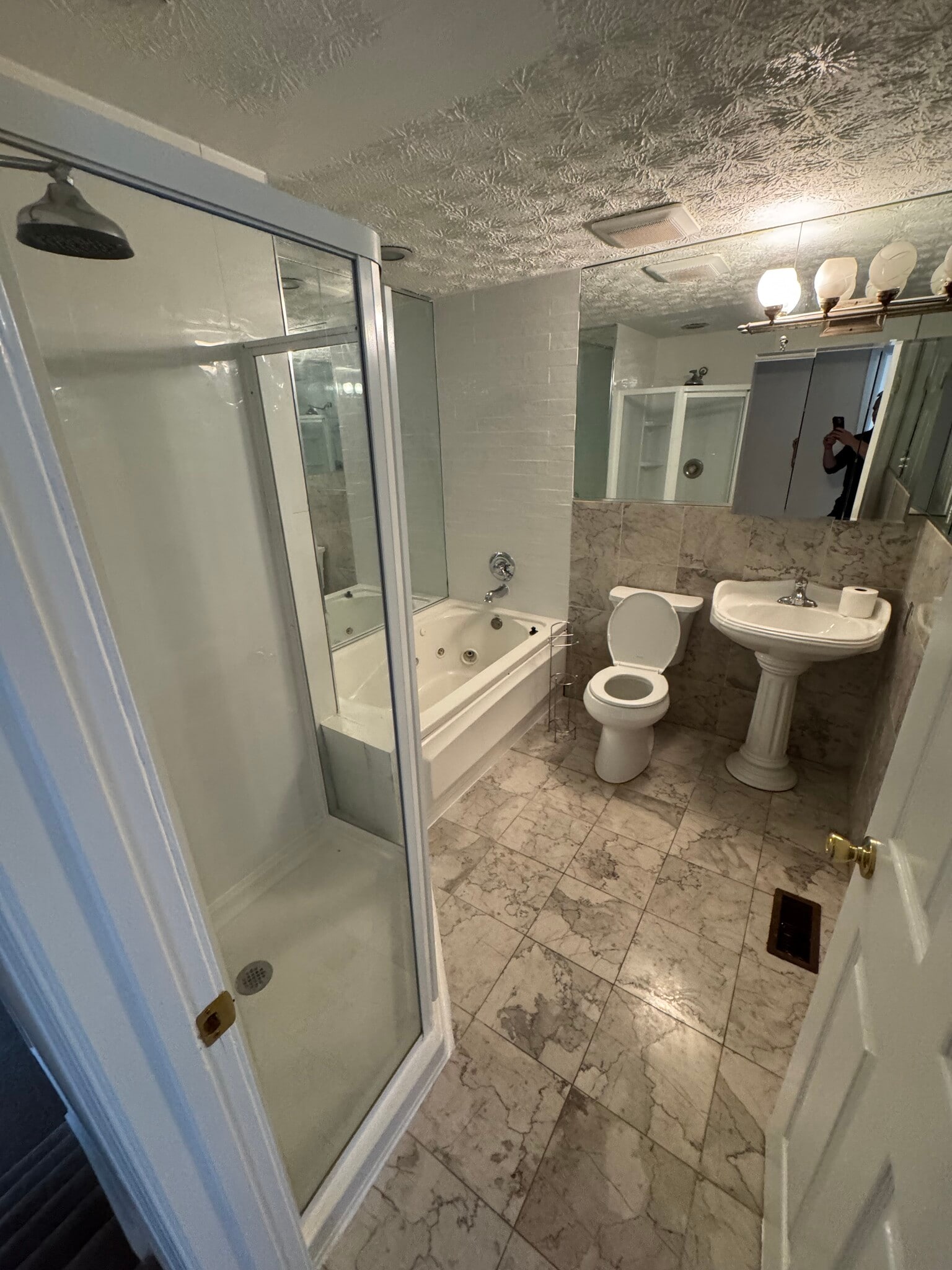 Building Photo - 4013 Payne Dr