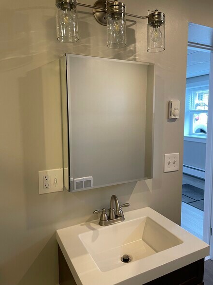 Building Photo - 72 Highview Ave