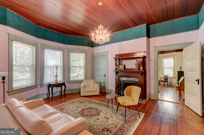 Building Photo - 127 Wilkins Rd