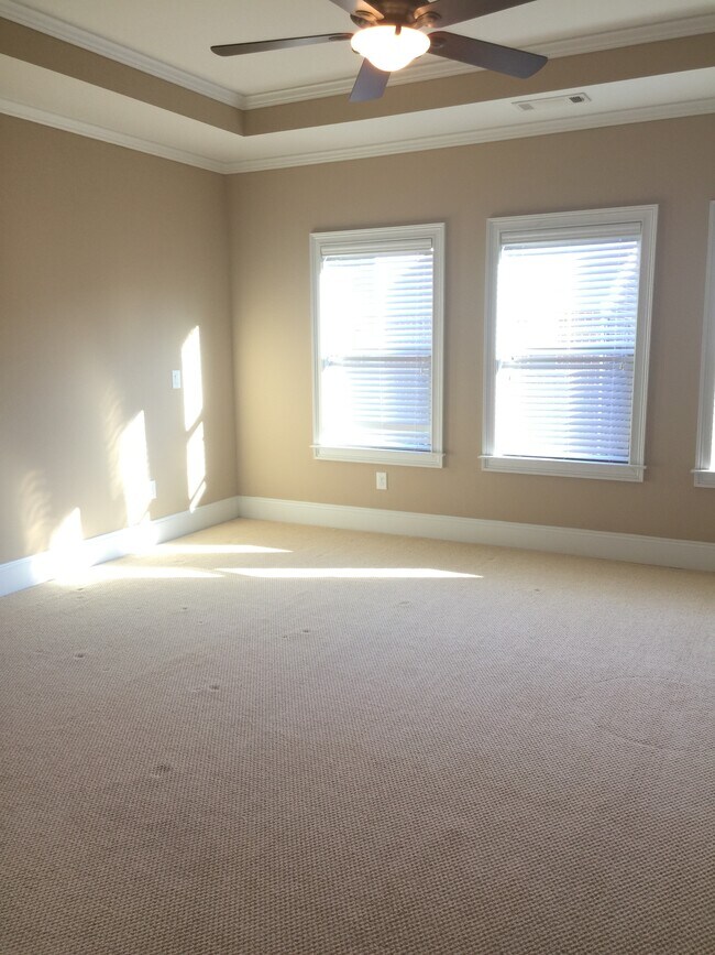 Building Photo - 210 Alderwood Point