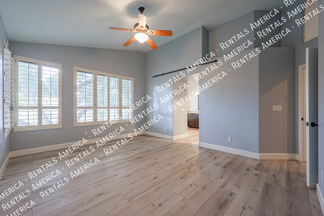 Building Photo - 6806 W Skylark Dr