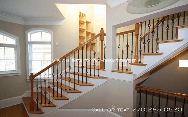 Building Photo - 829 Clifton Heights Ln.- Luxury Townhome