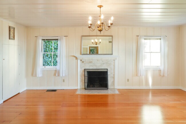 Living Rm, Fireplace - 9 Alta Ave