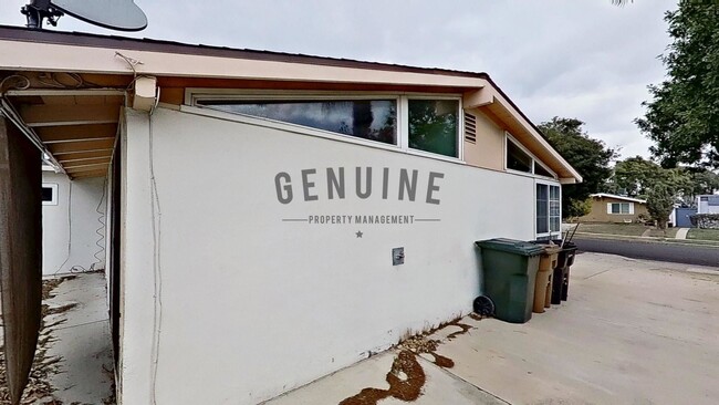 Building Photo - Large 4 Bedroom House in Fullerton - 2 Car...