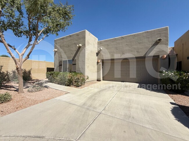 Primary Photo - 440 S Val Vista Dr