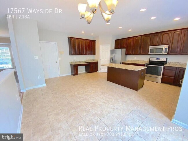 Building Photo - 17567 Wayside Dr