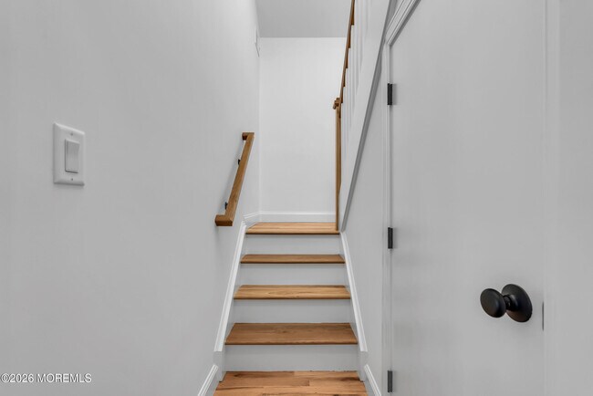 Building Photo - 132 Bay Ave