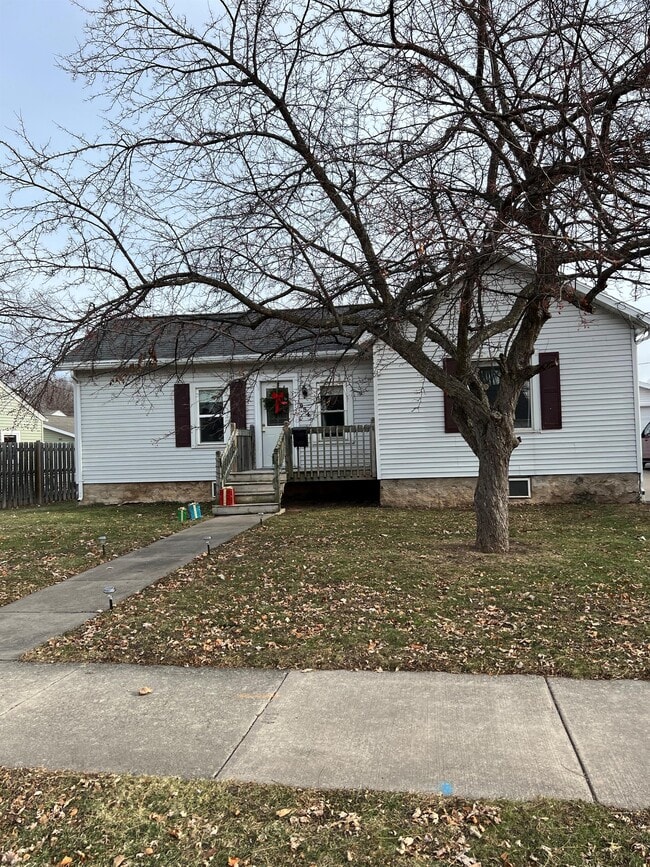 Building Photo - 954 Higgins Ave
