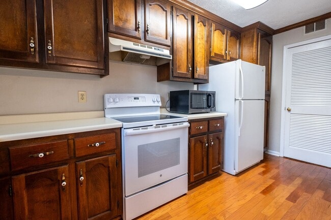 Building Photo - 2BR/2.5BA Townhome – Sweetwater Plantation (West Side)