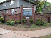 Building Photo - 11 Camelot Dr