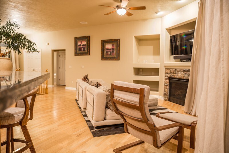 Building Photo - 2032 Eagle Crest Dr
