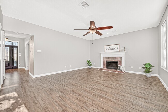 Building Photo - 14015 Wheatbridge Dr