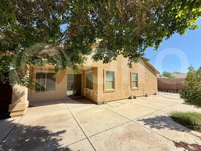Building Photo - 3229 W Pleasant Ln