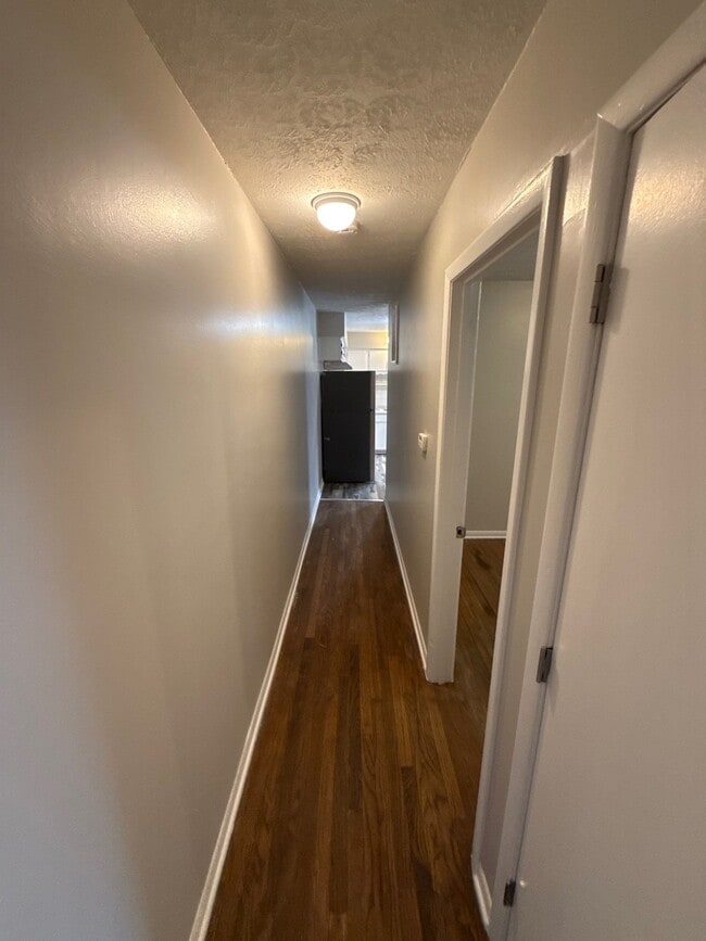 Building Photo - 5331 Oliver Ave