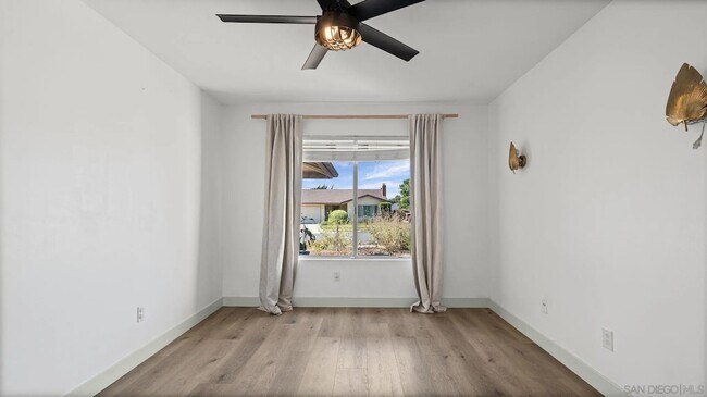 Building Photo - 1695 Kenora Dr