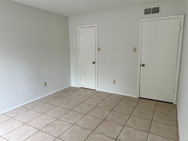 Building Photo - 7313 Gulf Fwy