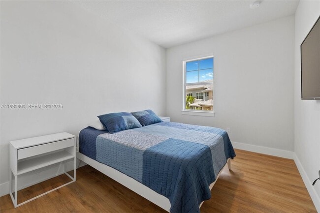 Building Photo - 5180 Eucalyptus Dr