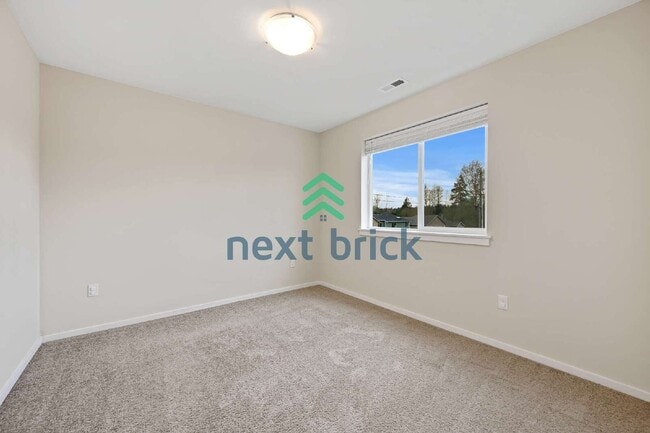 Building Photo - Spacious 3-Bedroom Lynnwood Retreat with 2230 sqft of Comfort!