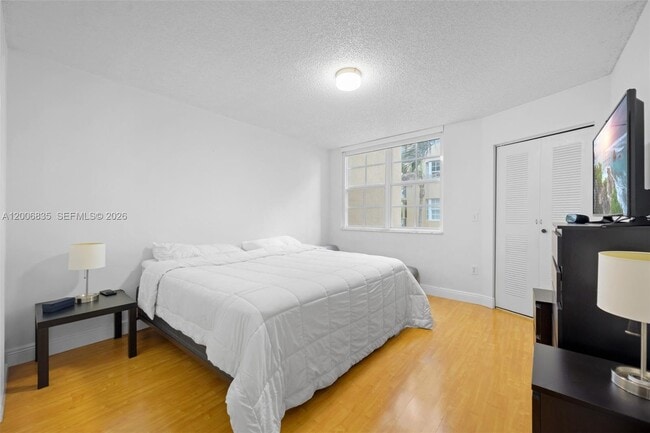 Building Photo - 19555 E Country Club Dr