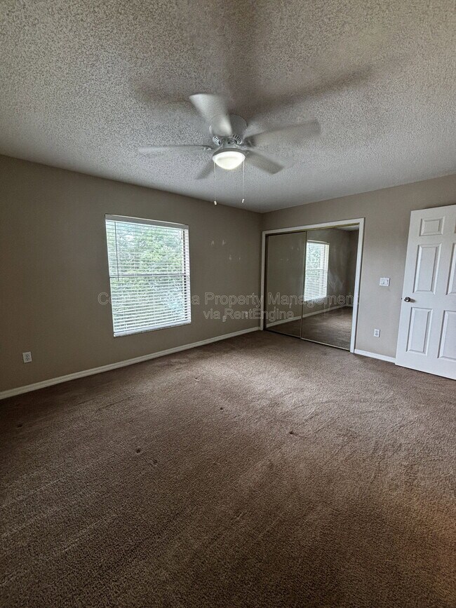 Building Photo - 1627 Long Ridge Ct
